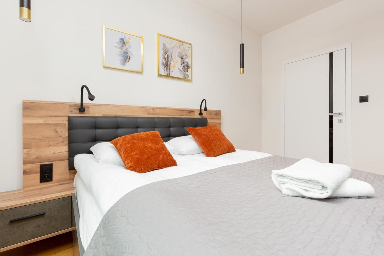 Park Arkadia Apartment With Parking Mokotow By Noclegi Renters Varsavia Esterno foto