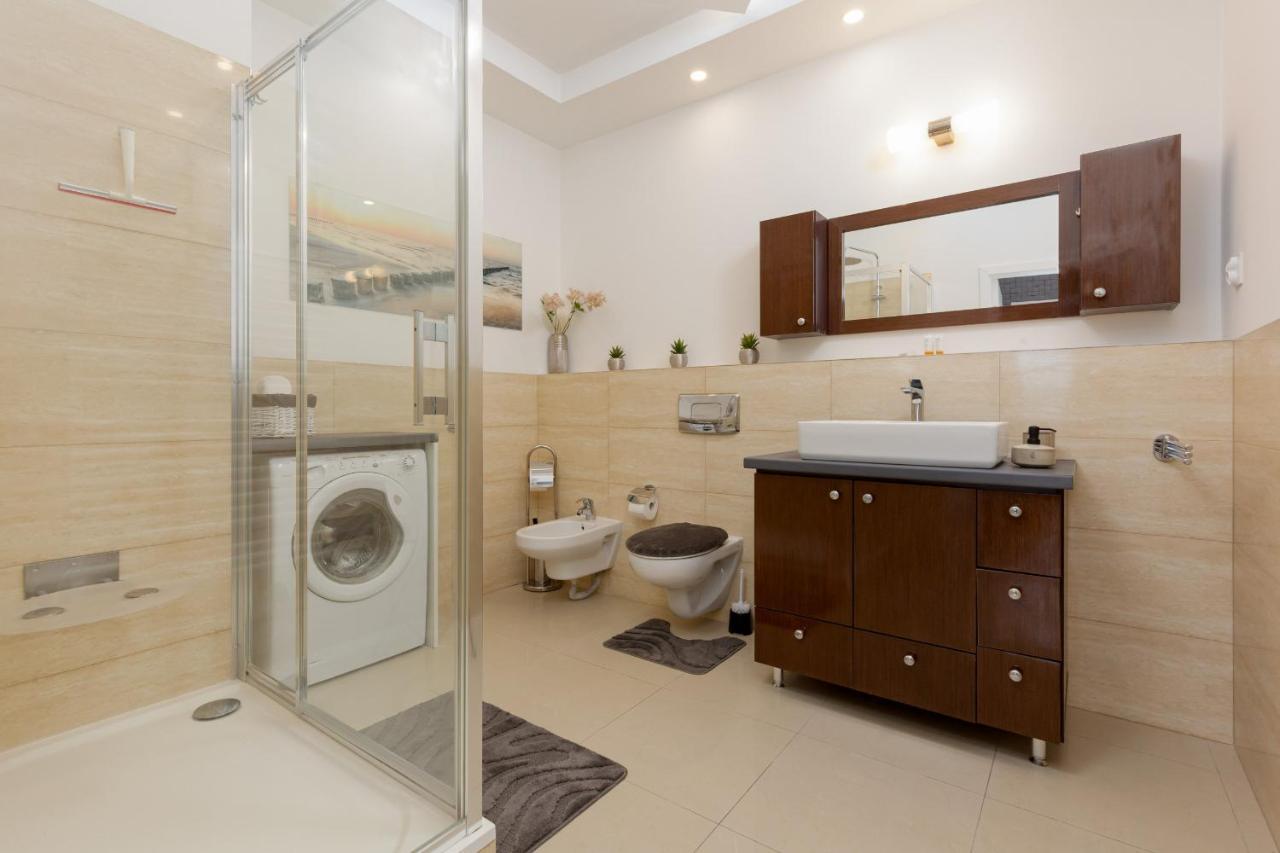 Park Arkadia Apartment With Parking Mokotow By Noclegi Renters Varsavia Esterno foto